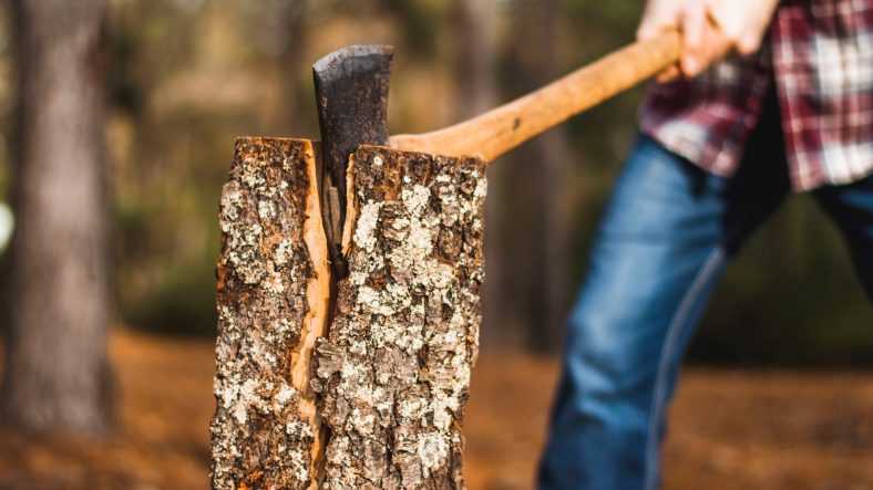 how to split wood by hand