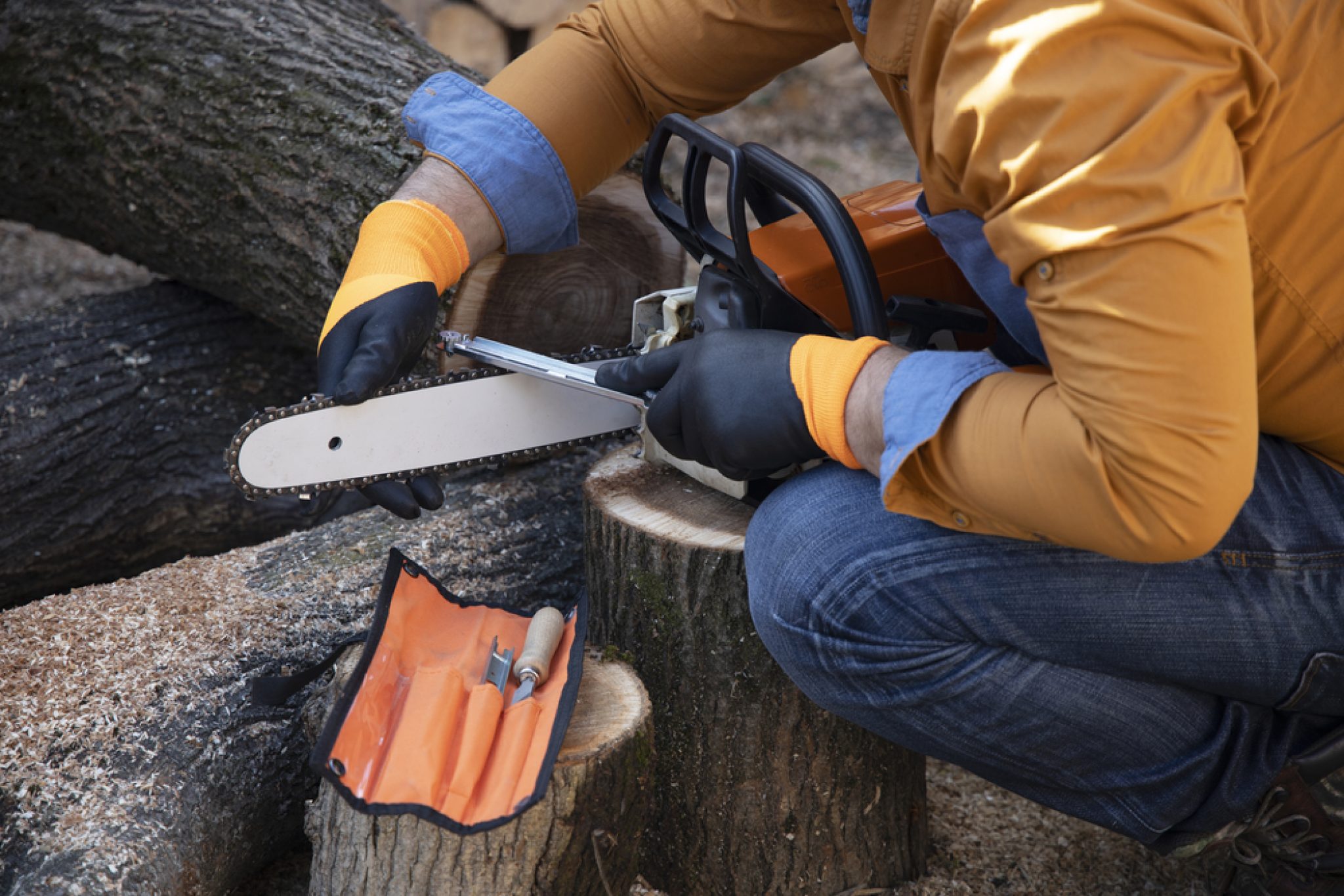 What is the best angle to sharpen a chainsaw