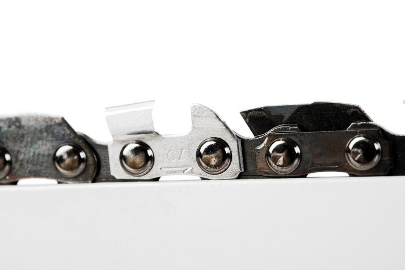 How Tight Should a Chainsaw Chain Be: Ensuring Safety and Performance